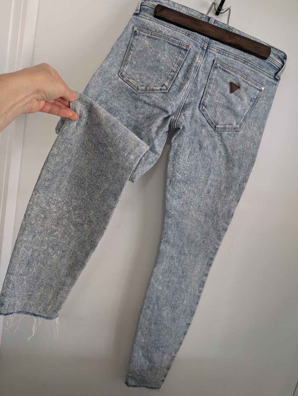 Y2K Guess 27 Low Rise Skinny Jeans White Blue Acid Wash Denim Distressed Rips